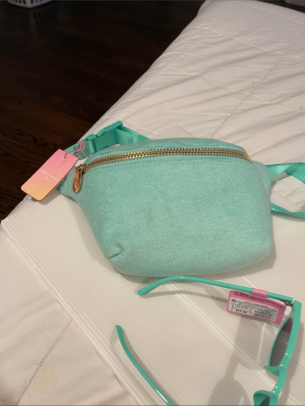 Set of cross body bag and sunglasses brand new so fabulous - Picture 4 of 7